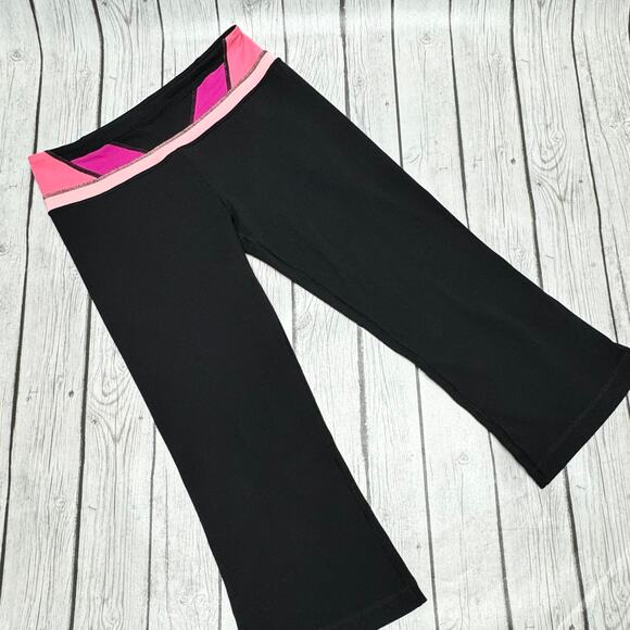 Lululemon Reversible Mid Rise Groove Crop Flare Size 6 - Picture 1 of 6